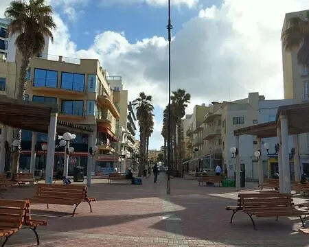 The Clover St. Paul's Bay Exterior photo
